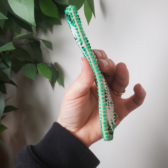 Beaded Nassau Coin Purse Green and White Seed Bead Pouch - Picture 6 of 12